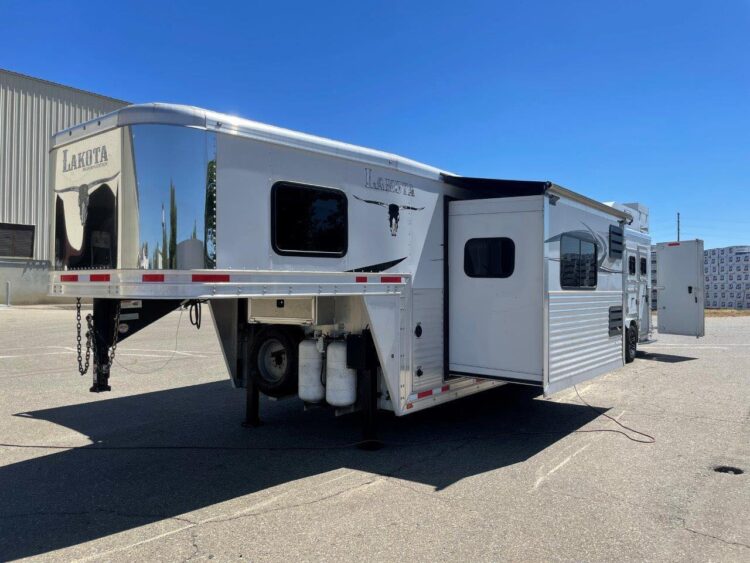 2015 Lakota Bighorn Edition 8414 4 Horse Trailer With Living Quarters “1 Slide” - Image 2